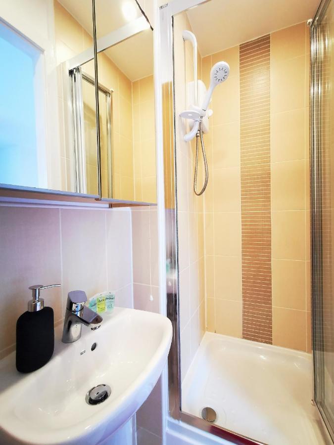 Lovely Holiday Home In Birmingham City Center 3 Bedrooms House By Hf Group Kültér fotó