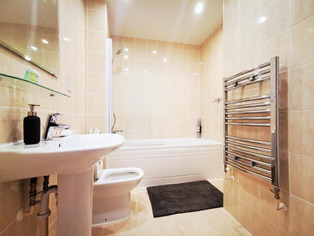 Lovely Holiday Home In Birmingham City Center 3 Bedrooms House By Hf Group Kültér fotó